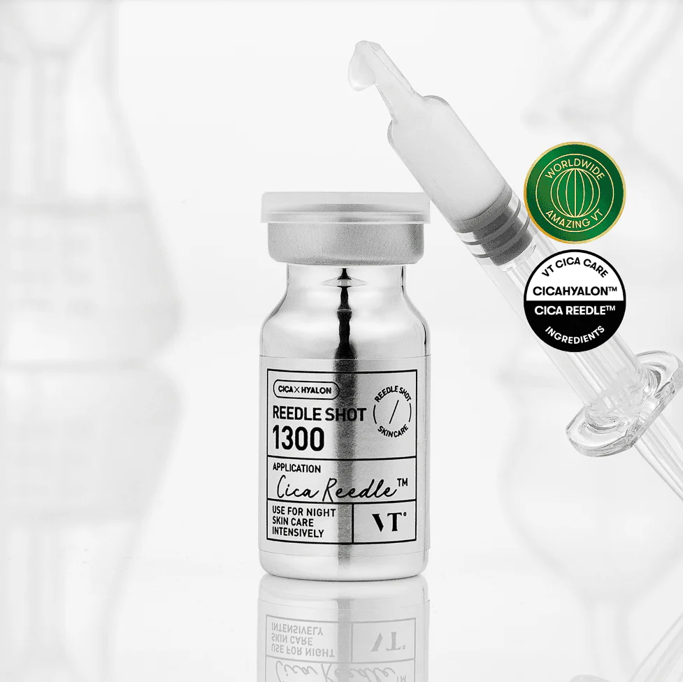 VT COSMETICS Riddle Shot 1300 8ml, flacon sérum et pipette sur fond blanc, marque VT COSMETICS en contexte beauté.