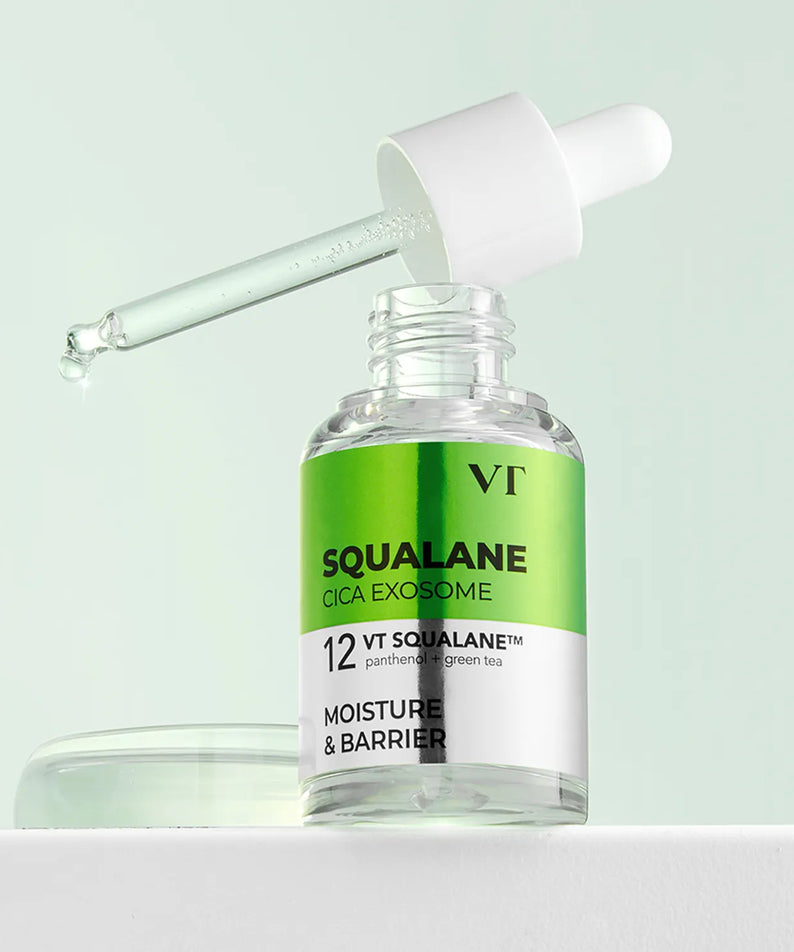 VT COSMETICS  S4 Squalane Moisture Ampoule 30ml, produit VT sur fond vert clair, flacon en verre avec pipette