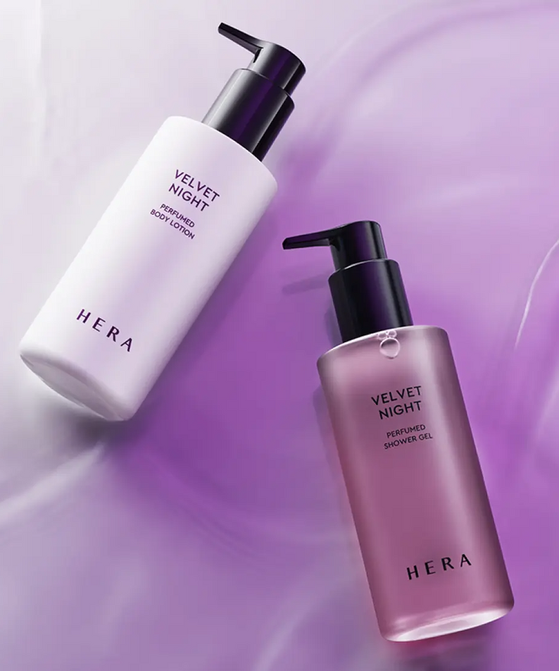 HERA Velvet Night Perfumed Shower Gel 250g en flacon élégant sur fond violet, gel douche parfumé hydratant luxueux de 250g.