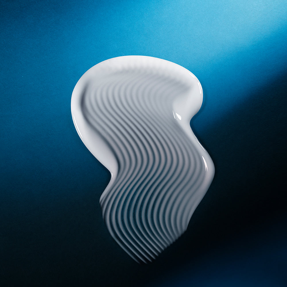 WELLAGE Hyper Peptide Bandage Cream 50ml : crème en tube, texture lisse sur fond bleu, visuel produit WELLAGE.