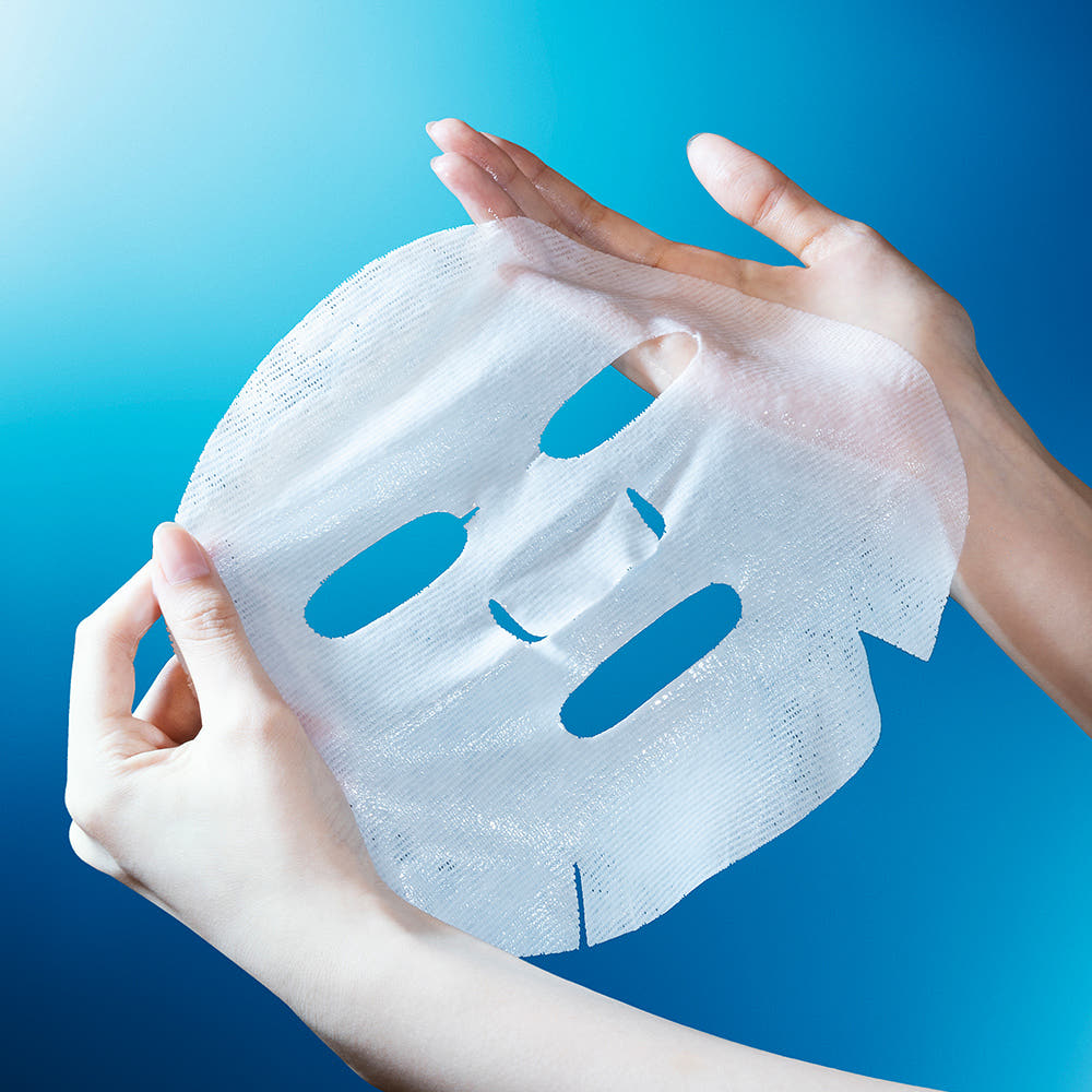 WELLAGE  Hyper Peptide Bandage Lifting Mask 25mlx5 sheets : masque en tissu avec mains sur fond bleu.