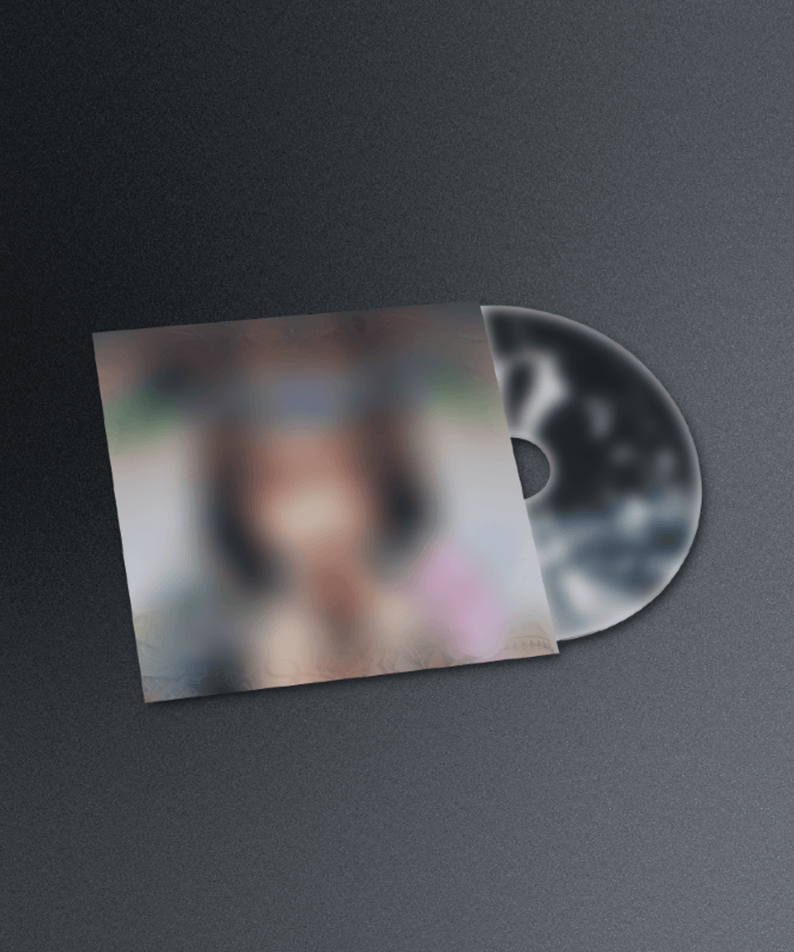 XG - 2nd Mini Album [AWE] (Solo ver. HINATA) - Album Kpop, visuel du disque et de la pochette, style sombre artistique