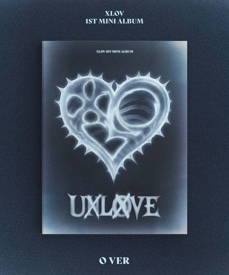 XLOV - 1ST MINI ALBUM [UXLXVE] (O VER.) - Album Kpop, pochette cœur bleu sur fond sombre, visuel officiel
