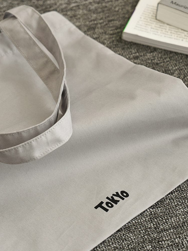 BT21 ECO BAG TOKYO CITY EDITION : pochette sac blanc Tokyo, logo Tokyo sur sac LINE FRIENDS, style quotidien BTS