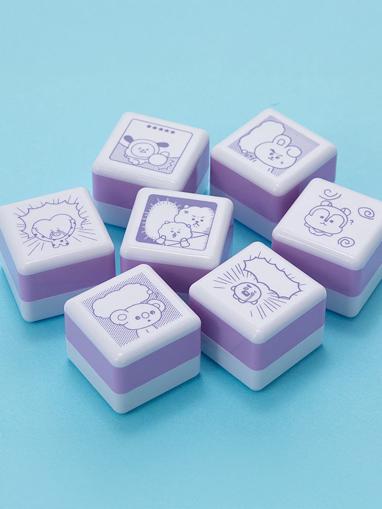 BT21 RANDOM SPEECH BUBBLE STAMP TODAY'S FACE (1P) : tampons carrés BT21 à bulles sur fond bleu, style papeterie LINE FRIENDS