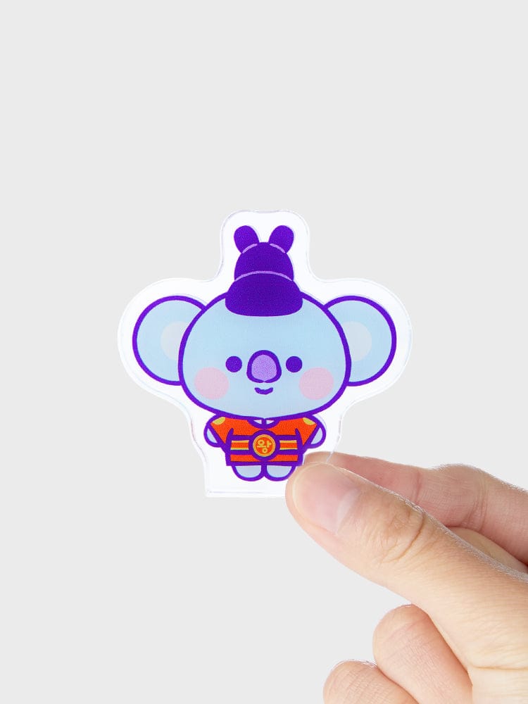 BT21 KOYA BABY MINI ACRYLIC STAND K-EDITION ver.2 LINE FRIENDS, mini koala KOYA sur fond clair, main qui tient l’acrylique