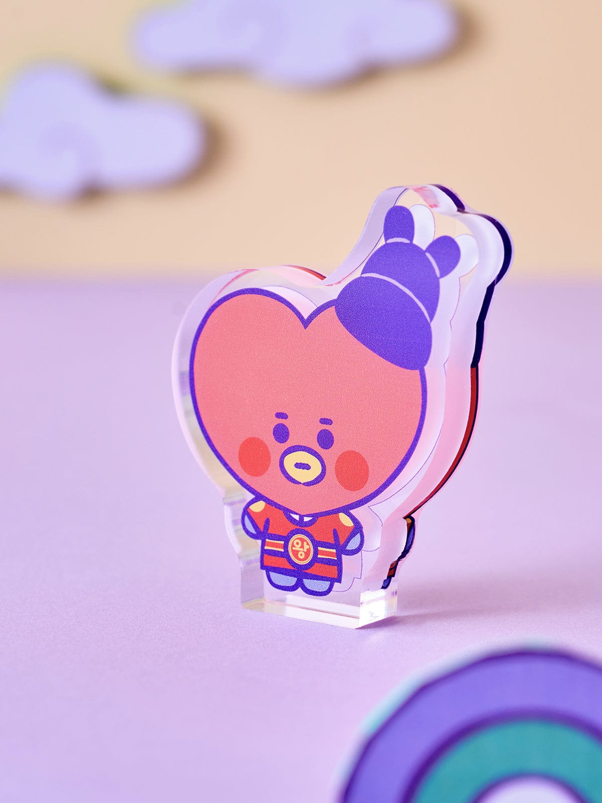BT21 TATA BABY MINI ACRYLIC STAND K-EDITION ver.2, figurine en plexi TATA sur bureau, papeterie LINE FRIENDS, fond pastel