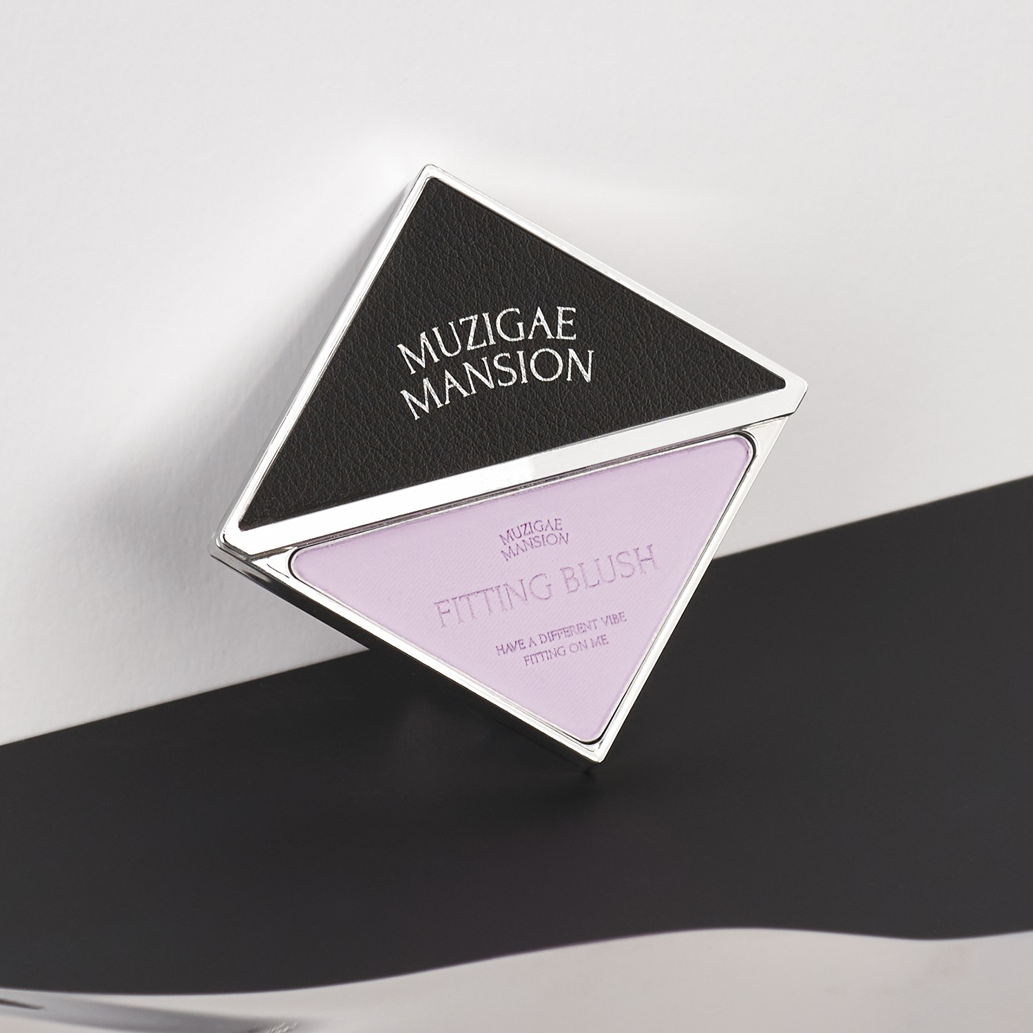 MUZIGAE MANSION Fitting Blush on sales on our Website !